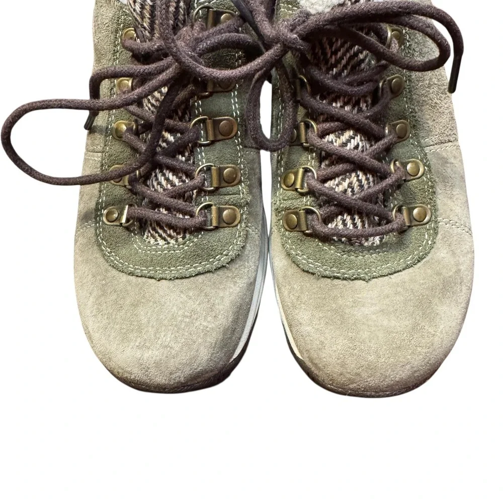 Merrell Shoes Womens Size 8 Dark Olive Ivory Faux Fur Lined‎ Hiking Winter Boots